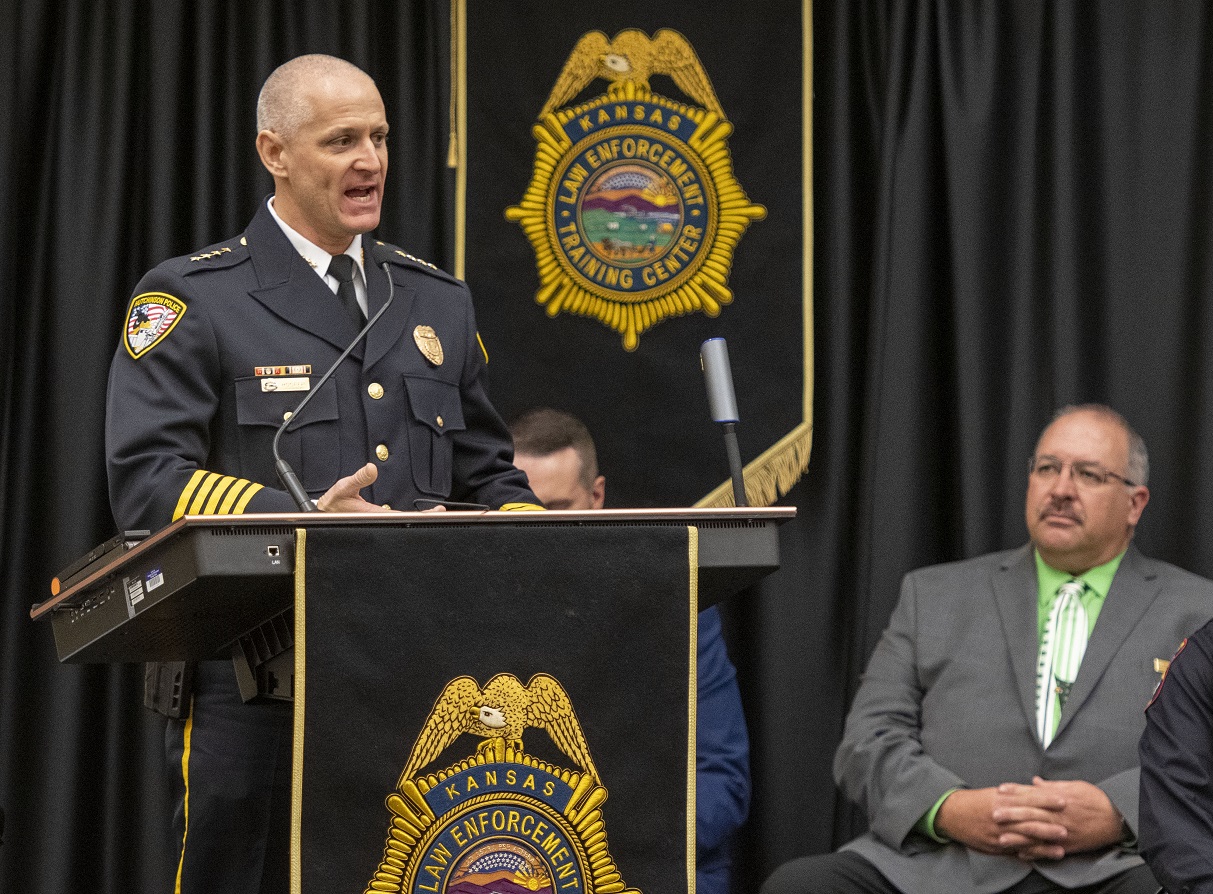"Chief Jeffrey Hooper gives the commencement address"